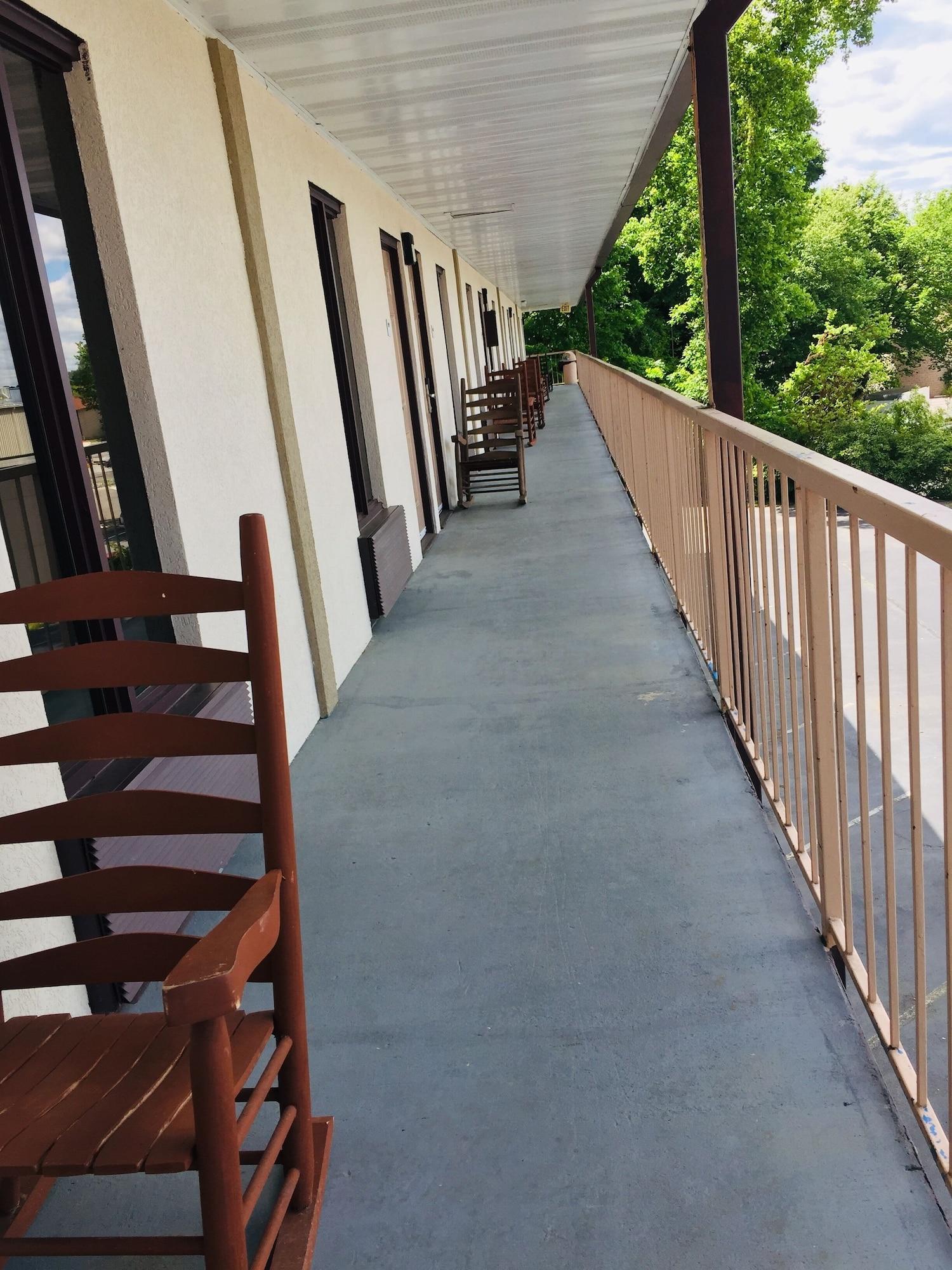 Bear Mount Inn&Suites Pigeon Forge Exterior foto