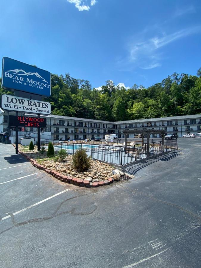 Bear Mount Inn&Suites Pigeon Forge Exterior foto